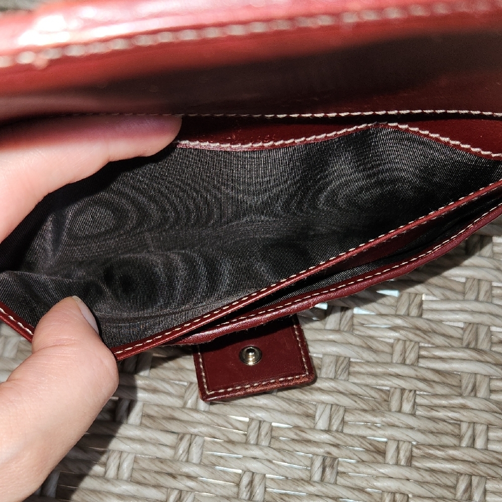 Gucci Vintage Burgundy Leather Wallet - Picture 9 of 17